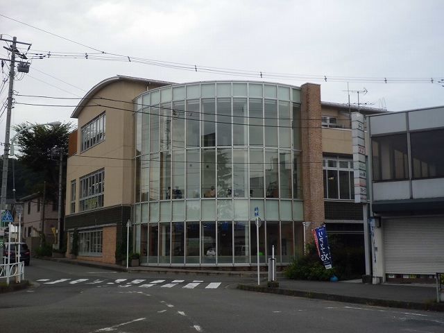 図書館　平山図書館（図書館）まで500m