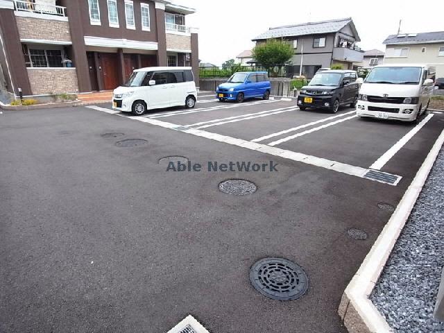 駐車場　駐車場