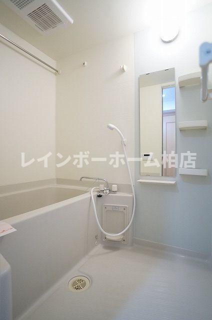 バス・シャワールーム　ゆったり過ごせるお風呂です