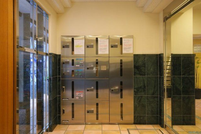 その他共有部分　宅配ボックスもあります♪