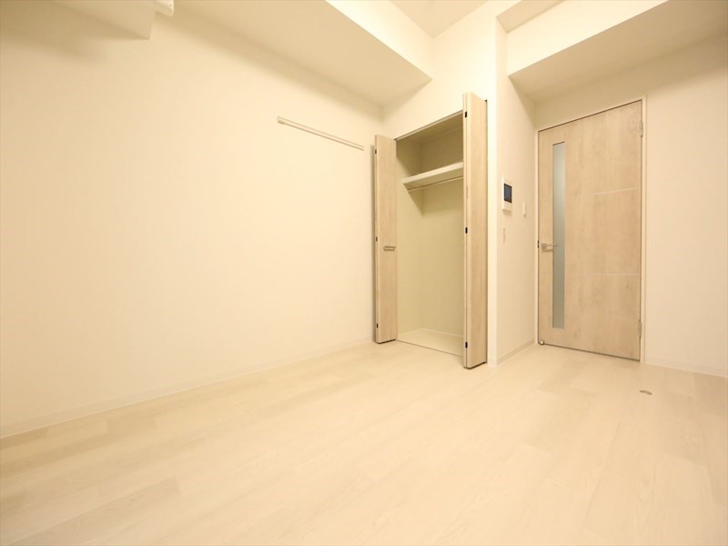 居室・リビング　洋室6.7帖　クローゼット付（収納充実してます）