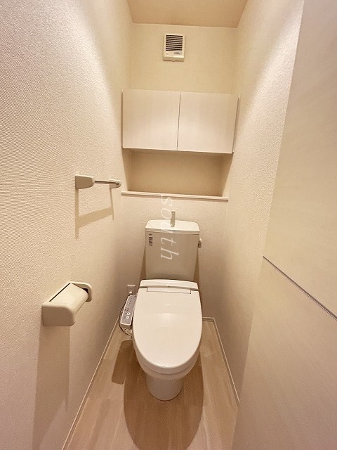 トイレ　ウォシュレット付きのトイレ