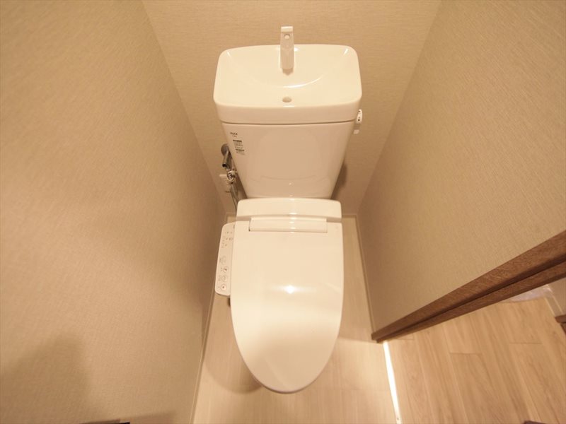 トイレ　温水洗浄便座付トイレ
