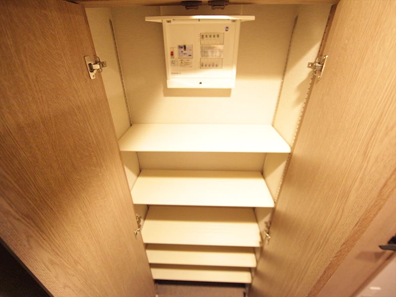 玄関　玄関（シューズボックス完備）