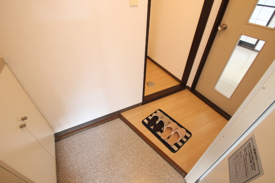 玄関　※別部屋の写真です