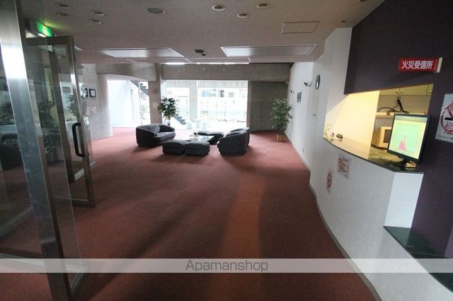メイト緑地公園の外観写真