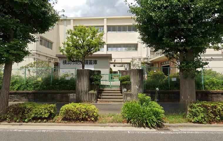 小学校　横浜市立上飯田小学校（小学校）まで318m