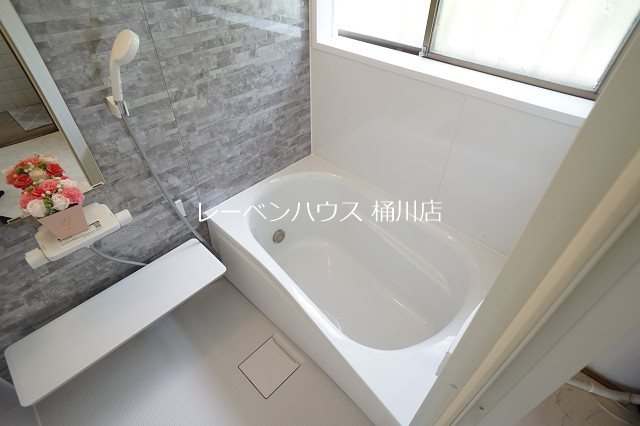 バス・シャワールーム　レーベンハウス桶川店へ　048-787-5511