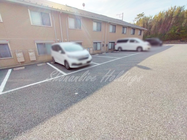 その他共有部分　駐車場あり♪