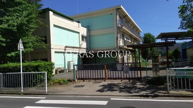 小学校　ふじみ野市立鶴ケ丘小学校（小学校）まで770m