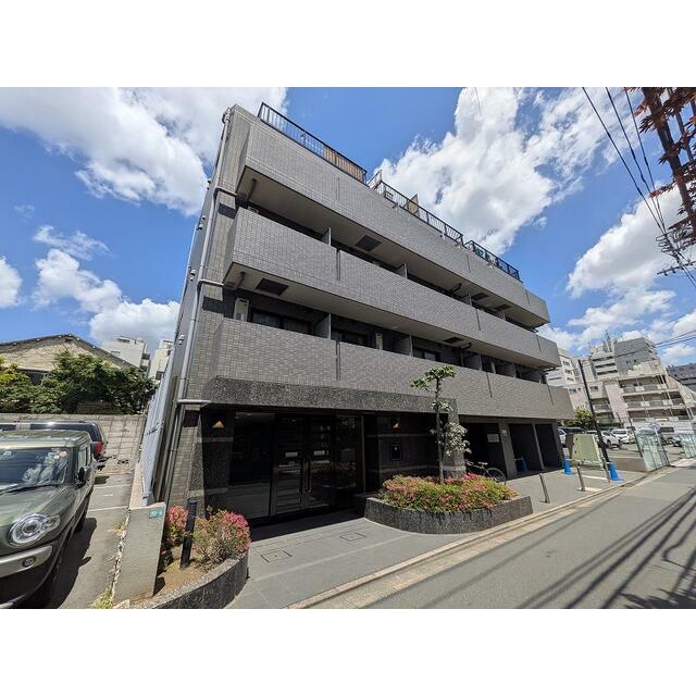 建物外観　鉄筋コンクリート造のがっちりとした建物。