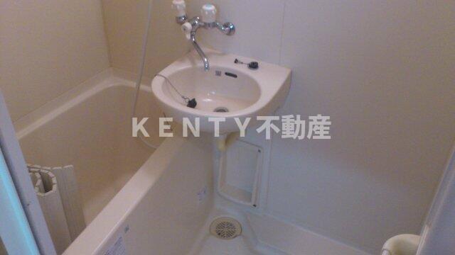 バス・シャワールーム　落ち着いた空間のお風呂です