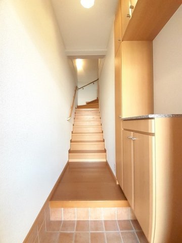 玄関　収納もある玄関です