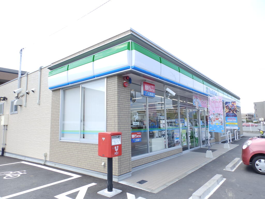 コンビニ　ファミリーマート倉敷宮前店（コンビニ）まで332m