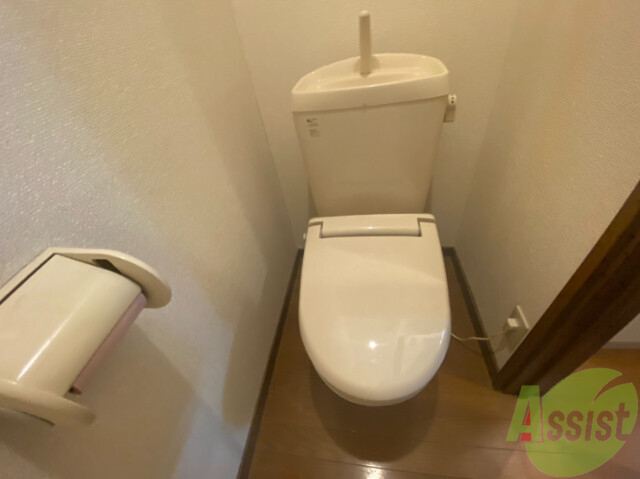 トイレ　トイレとお風呂が別なので清潔に使えて嬉しいですね。