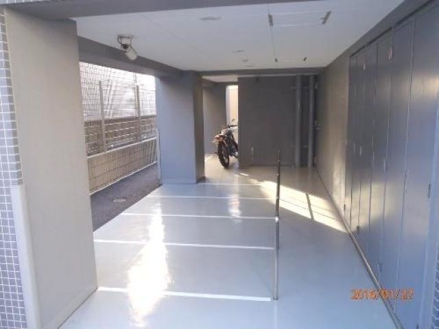 駐車場　エレベーター