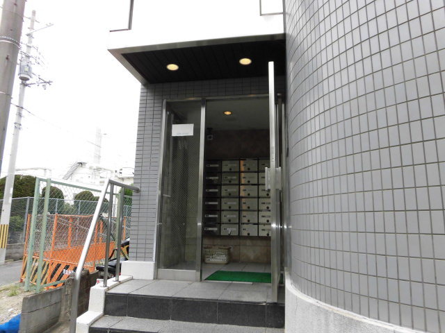 エントランス　きれいなエントランスです