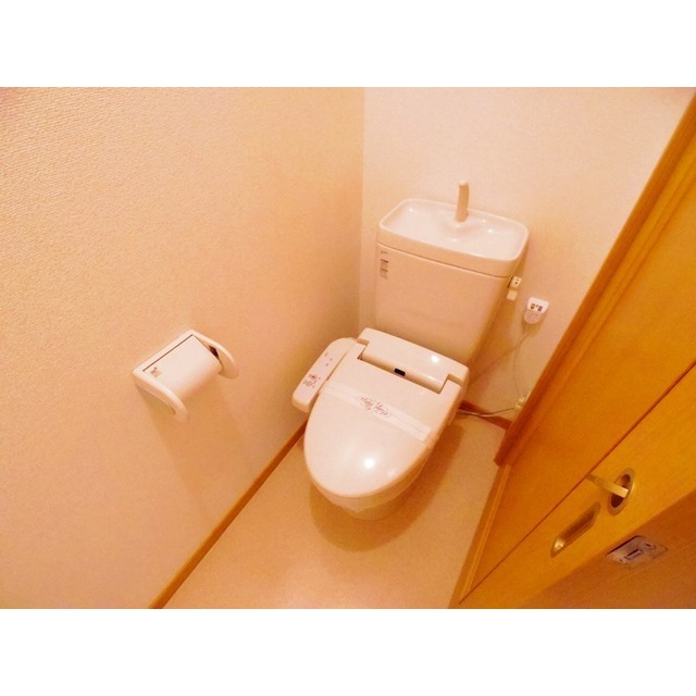 トイレ　ウォシュレット付き♪