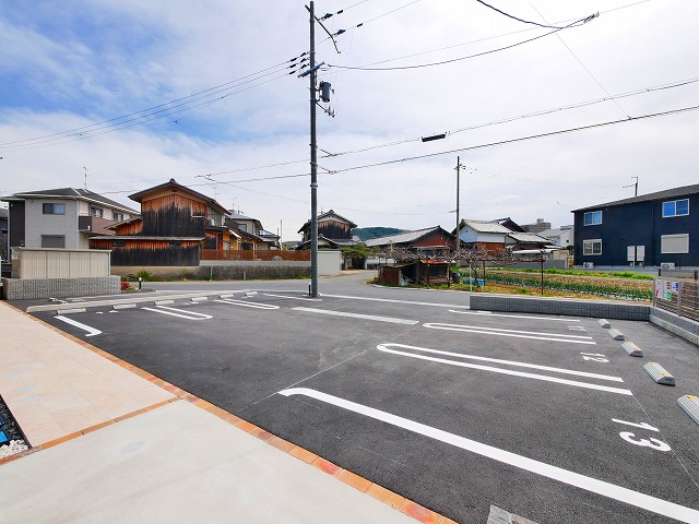 駐車場　駐車場に車を止められます