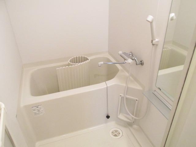バス・シャワールーム　一日の疲れはゆったりバスタイムで解消しっかり温もって下さい