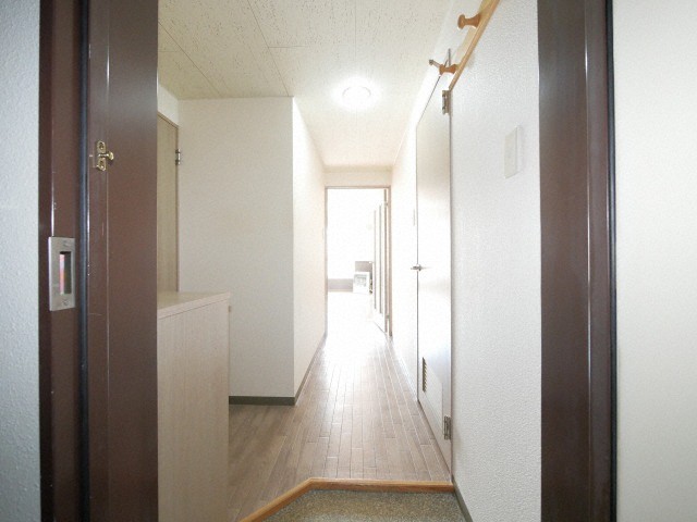 玄関　明るい玄関でお出迎えです☆