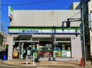 コンビニ　ファミリーマート 三鷹台駅北店（コンビニ）まで391m