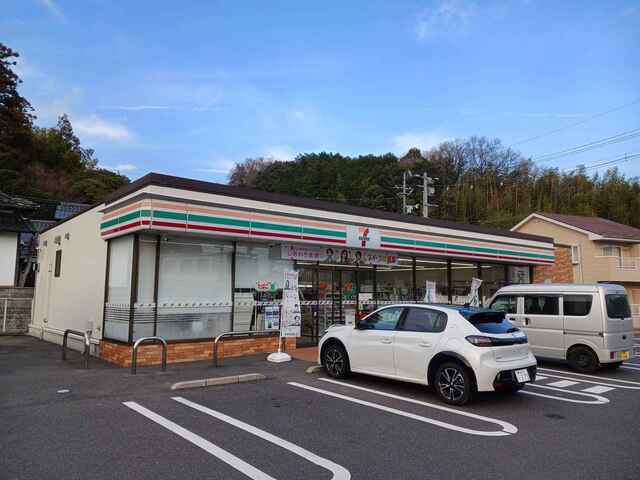コンビニ　セブン－イレブン　松江東奥谷町（コンビニ）まで40m