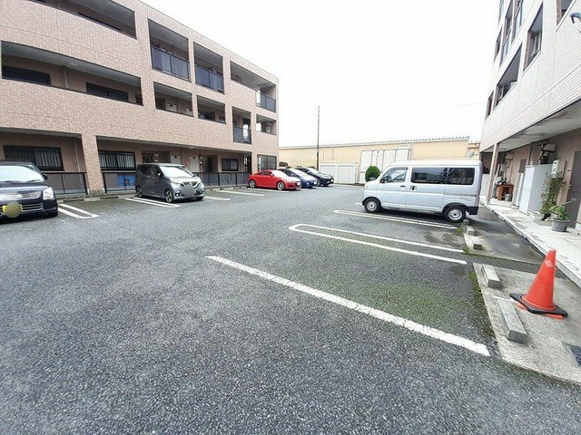 駐車場　駐車スペースもあります