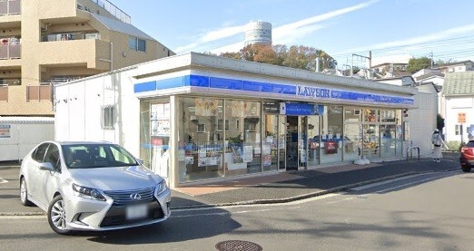 コンビニ　ローソン港北篠原町表谷店（コンビニ）まで736m