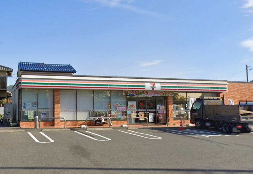 コンビニ　セブンイレブン（コンビニ）まで1986m