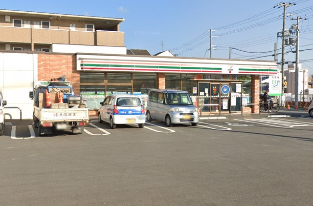 コンビニ　セブンイレブン守口梶町4丁目店（コンビニ）まで884m
