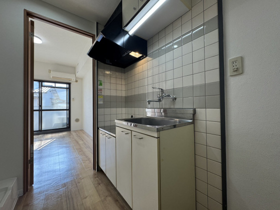 キッチン　※他部屋の写真です。現況優先。