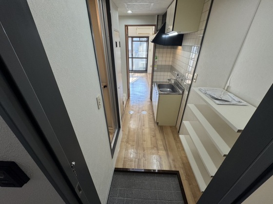 玄関　※他部屋の写真です。現況優先。