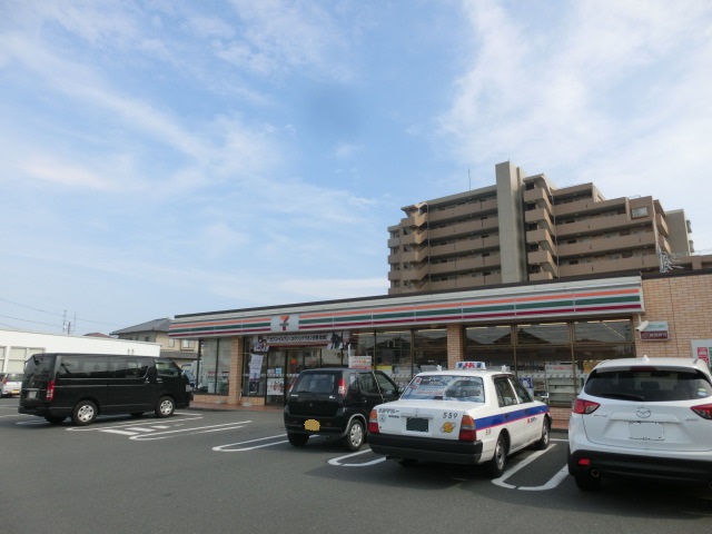コンビニ　セブンイレブン 浜松飯田町店（コンビニ）まで452m