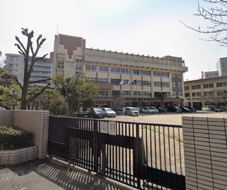 小学校　福岡市立春吉小学校（小学校）まで517m