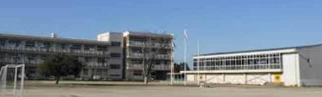 小学校　つくばみらい市立小絹小学校（小学校）まで700m