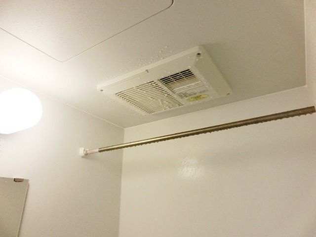 その他部屋・スペース　バスルームで洗濯物が干せます。