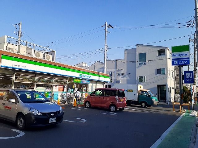 コンビニ　ファミリーマート 練馬北町七丁目店（コンビニ）まで353m