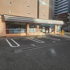 コンビニ　セブンイレブン大阪元町3丁目店（コンビニ）まで100m