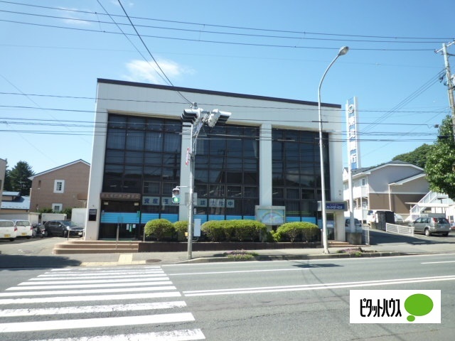 銀行　東北銀行黒石野支店（銀行）まで818m