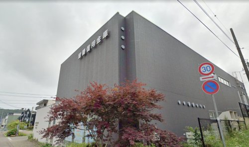 銀行　室蘭信用金庫高砂支店（銀行）まで607m