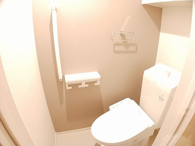 トイレ　落ち着いたトイレです