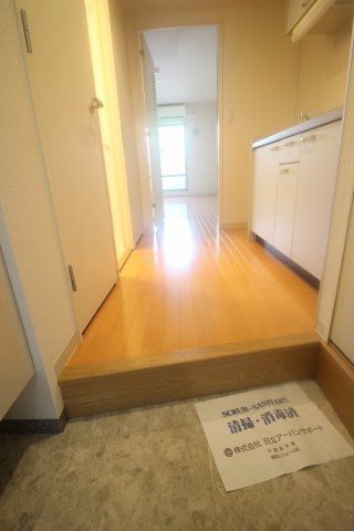 玄関　（別タイプ参考写真）ラージベルティ　　北区神谷1
