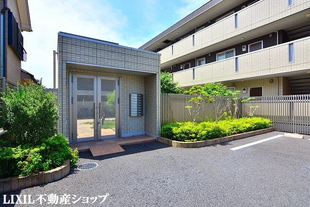 エントランス　オートロック付のエントランスです。