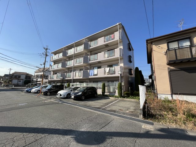 建物外観　モニター付きインターホンついてます♪