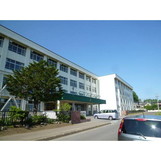 中学校　北見市立高栄中学校（中学校）まで761m