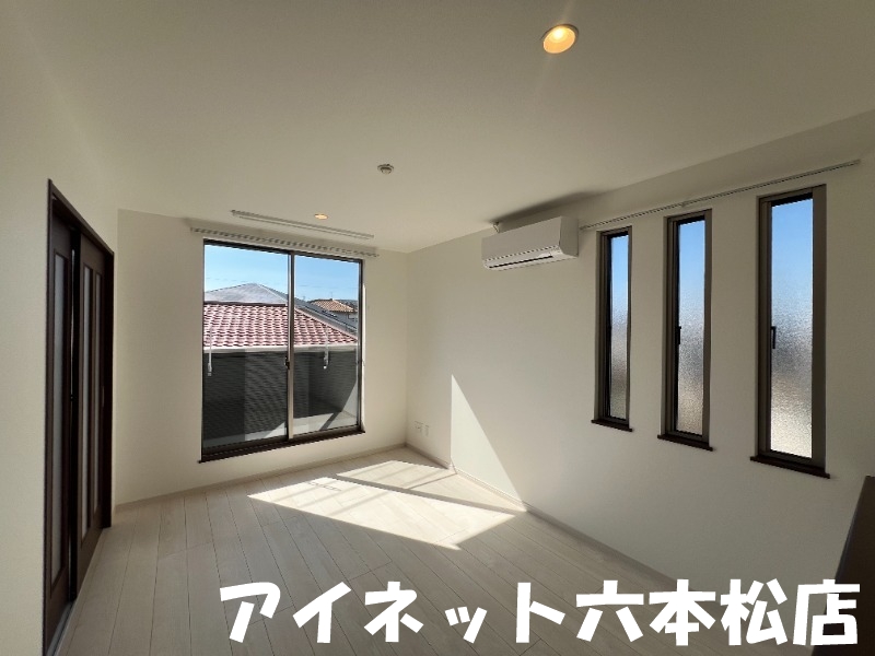 居室・リビング　広々としていいですね。