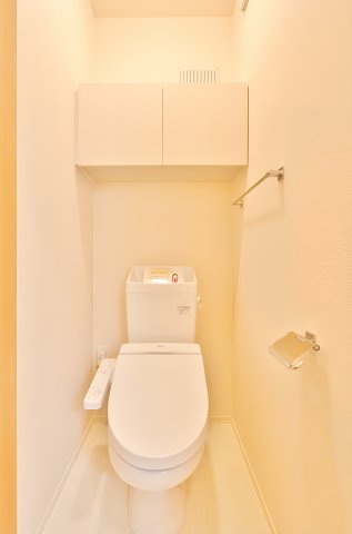 トイレ　参考写真（同物件別部屋）