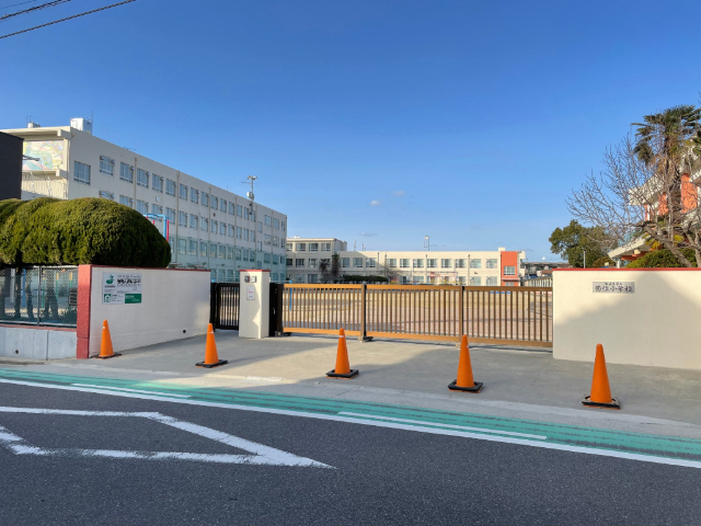 小学校　名古屋市立菊住小学校（小学校）まで487m