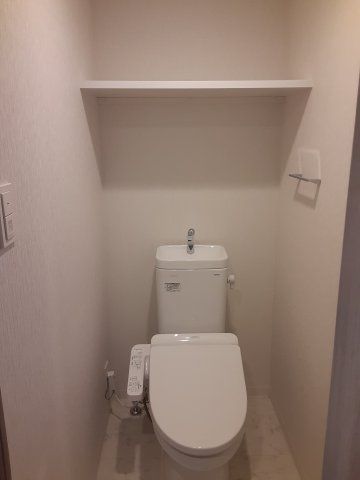 東急田園都市線 つきみ野駅 徒歩10分 5階建 築5年のトイレ写真